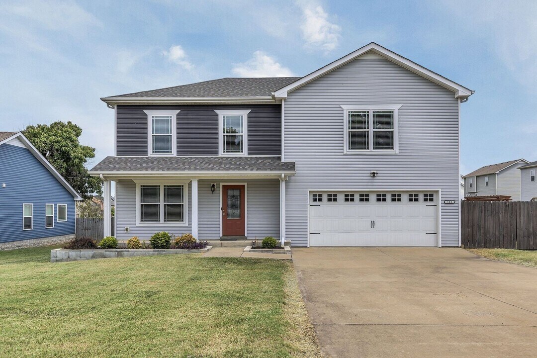 505 Tracy Ln in Clarksville, TN - Building Photo