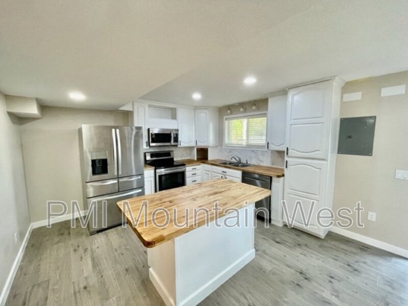 762 Lacey Way in North Salt Lake, UT - Building Photo