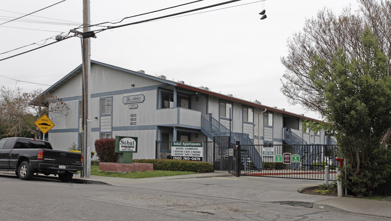 Sohal Apartments in Hayward, CA - Building Photo