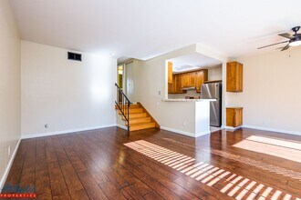 431 Costa Mesa Terrace in Sunnyvale, CA - Building Photo - Building Photo