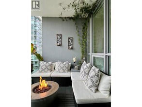 1675 Lions Gate Ln in North Vancouver, BC - Building Photo - Building Photo