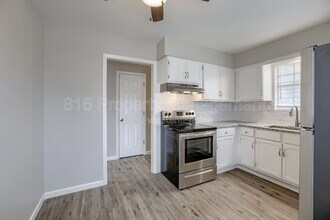 1103 E Sea Ave in Independence, MO - Building Photo - Building Photo
