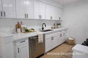 8206 Romaine St in West Hollywood, CA - Building Photo