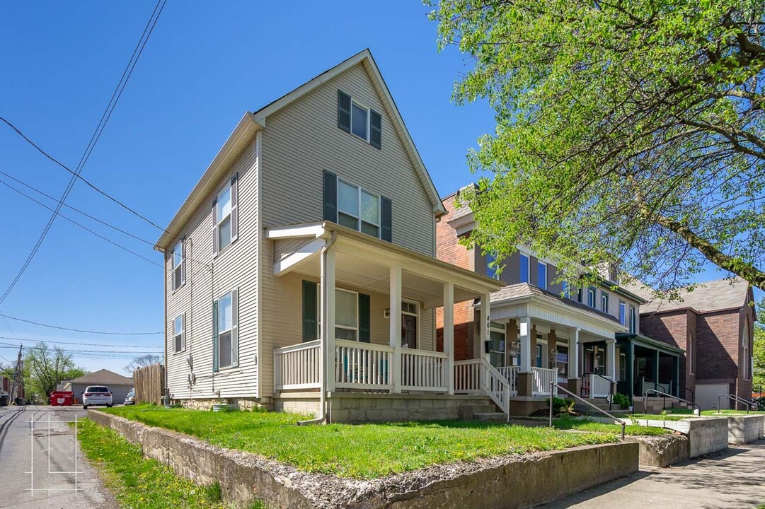 461 W 3rd Ave in Columbus, OH - Building Photo