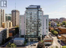 255 Bay St in Ottawa, ON - Building Photo