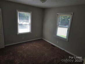 1600 Catherine Simmons Ave in Charlotte, NC - Building Photo - Building Photo
