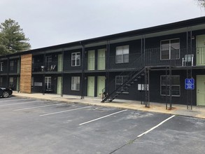 Barclay Apartments in Durham, NC - Building Photo - Building Photo