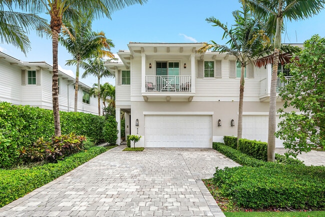 436 NE Wavecrest Way in Boca Raton, FL - Building Photo - Building Photo