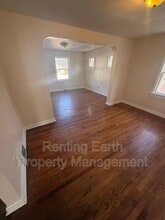 7138 Garesche Ave in Jennings, MO - Building Photo - Building Photo