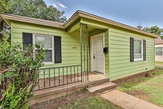 2405 30th St in Lubbock, TX - Building Photo - Building Photo