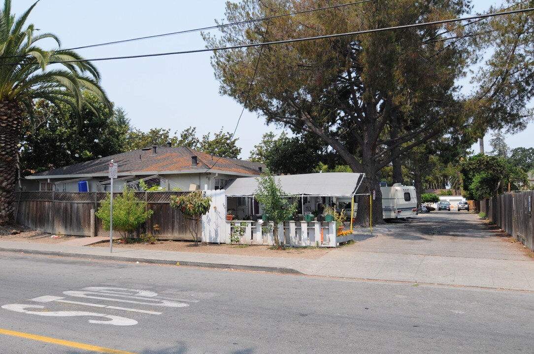 574 Escuela Ave in Mountain View, CA - Building Photo