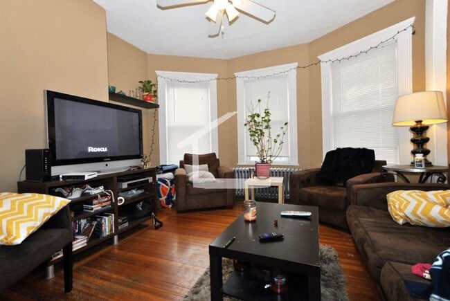 144 Brooks St in Boston, MA - Building Photo - Building Photo