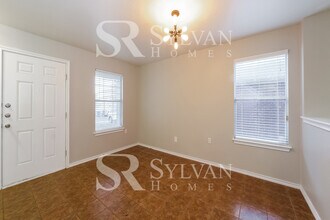 5920 Silver Screen Dr in Austin, TX - Building Photo - Building Photo