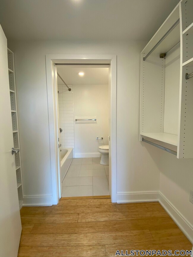 40 Malvern St, Unit 203