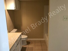 1101 Brighton Dr in Arlington, TX - Building Photo