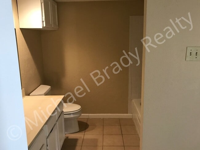 1101 Brighton Dr