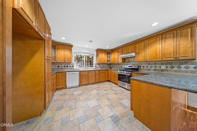 2911 Stevens St in Montrose, CA - Building Photo - Building Photo