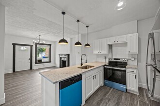 945 E Whittier St in Columbus, OH - Building Photo - Building Photo