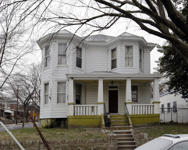 1701 S St SE in Washington, DC - Foto de edificio - Building Photo