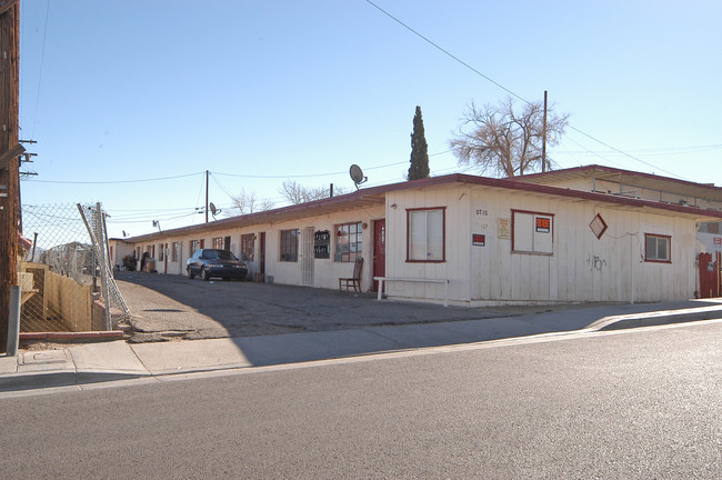 117 Otis Ave in Barstow, CA - Foto de edificio - Building Photo