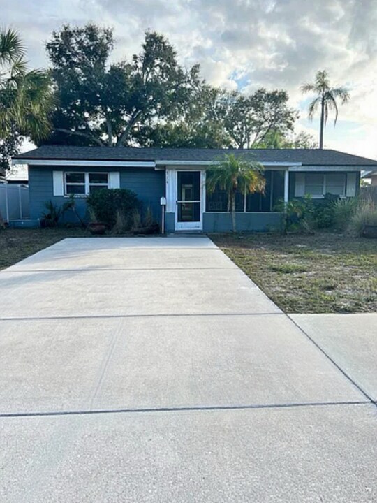 514 42nd Ave N in St. Petersburg, FL - Building Photo