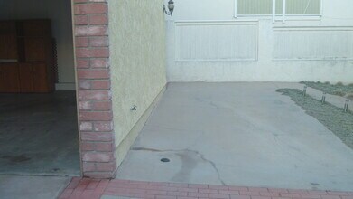 2106 Clark Ln in Redondo Beach, CA - Foto de edificio - Building Photo