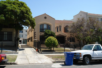 Catalina Apartments in Los Angeles, CA - Building Photo - Building Photo