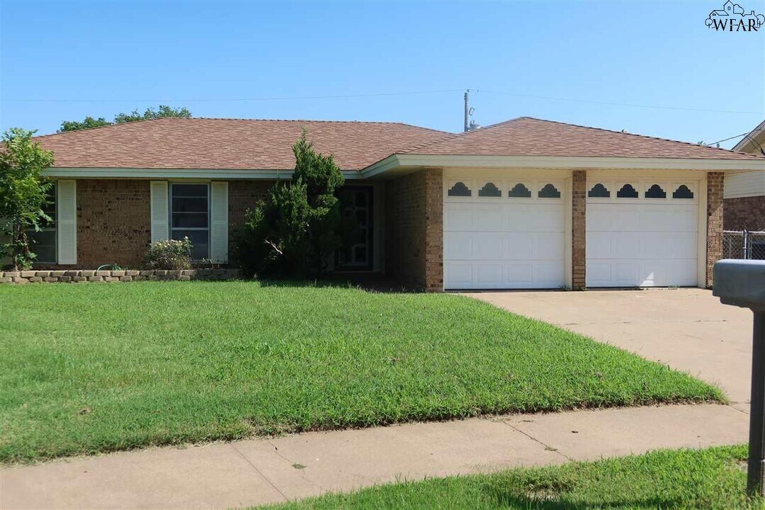 2314 Randolph Dr in Wichita Falls, TX - Building Photo