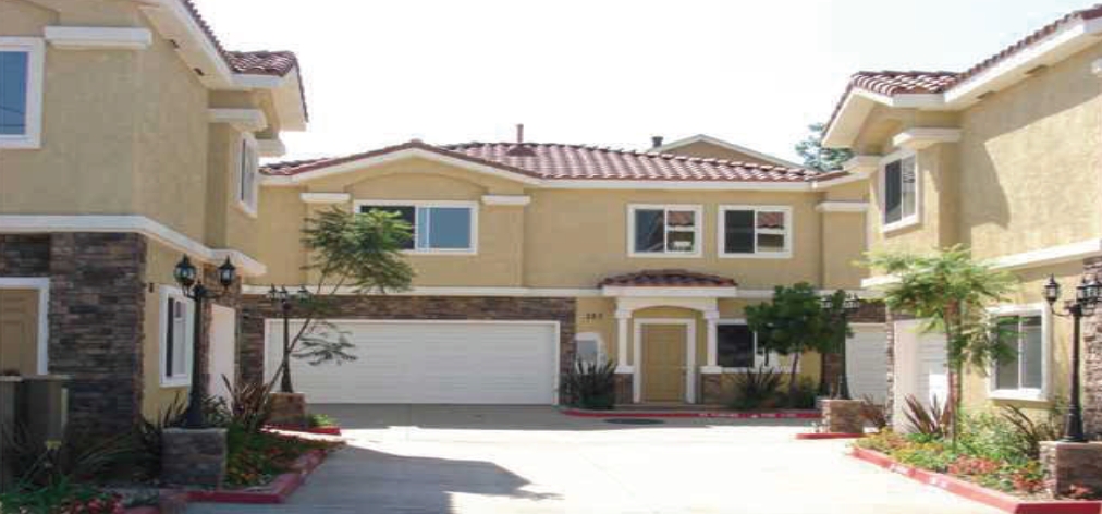 Moss Townhomes in Chula Vista, CA - Building Photo