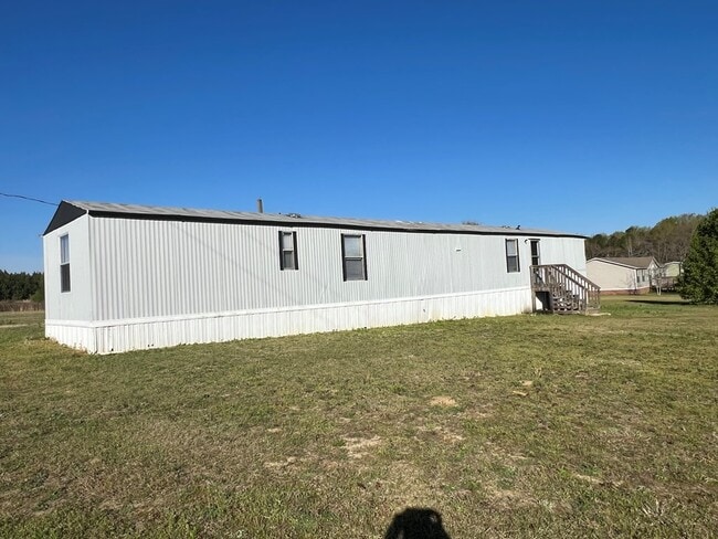5520 Cannery Rd in Dalzell, SC - Building Photo - Building Photo