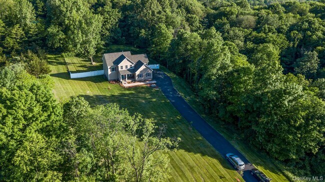 16 Primrose Ln in Chester, NY - Building Photo - Building Photo