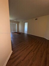 3500 Oaks Clubhouse Dr in Pompano Beach, FL - Building Photo - Building Photo