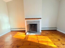 604 Chapel St, Unit 1 in New Haven, CT - Building Photo