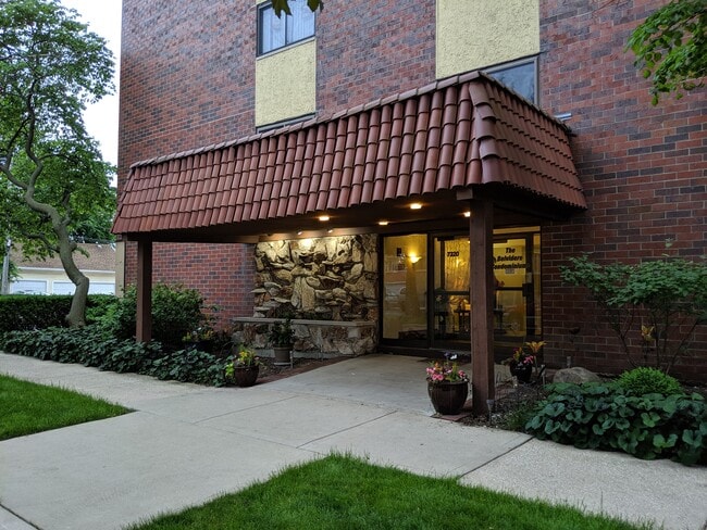 7320 Dixon St in Forest Park, IL - Building Photo - Building Photo