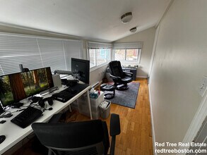 24 Burnham St, Unit 3 in Somerville, MA - Building Photo - Building Photo