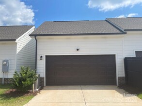 10179 Meeting House Dr NW in Huntersville, NC - Building Photo - Building Photo