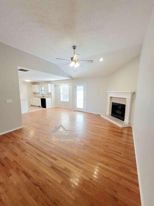 4396 S Hemlock Ave in Springfield, MO - Building Photo