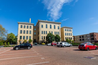 The Barrett in Columbus, OH - Building Photo - Building Photo