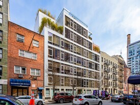 433 E 74th St in New York, NY - Building Photo