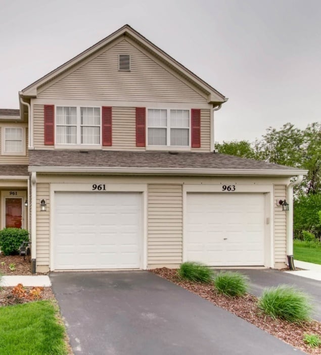 property at 961 Genesee Ct