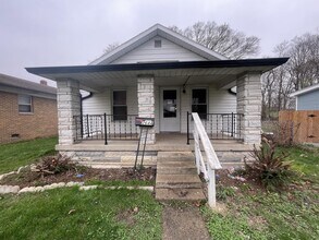 2246 Foltz St in Indianapolis, IN - Building Photo - Building Photo