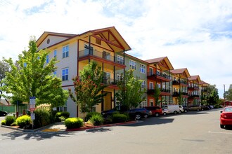 Town Green Village Building Q in Windsor, CA - Building Photo - Building Photo