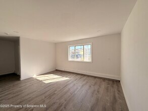 330R Cherry St in Scranton, PA - Building Photo - Building Photo
