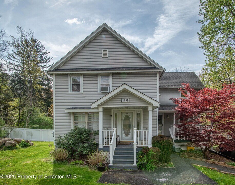 114 Layton Rd in Chinchilla, PA - Building Photo