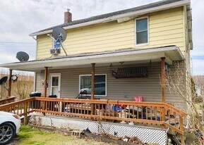 512 Washington St in Seward, PA - Building Photo