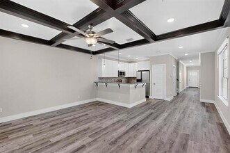 1703 Ash Crescent St in Fort Worth, TX - Building Photo - Building Photo
