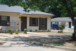 Woodbend Apartments in Uniontown, AL - Building Photo