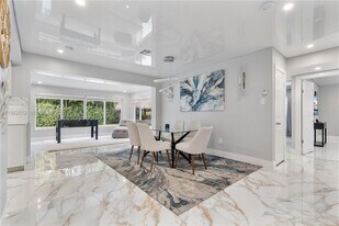 4440 NE 17th Ave in Oakland Park, FL - Building Photo