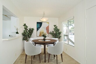 Pinehurst in Ventura, CA - Building Photo - Building Photo