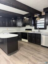 16 St Lawrence St in Manchester, CT - Building Photo